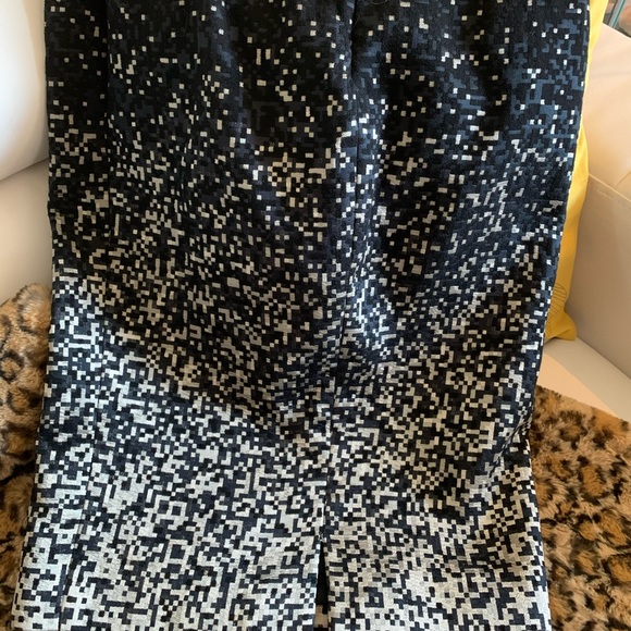 Mint Silk and Wool Giambattista Valli pencil skirt. A real showstopper - Picture 2 of 6